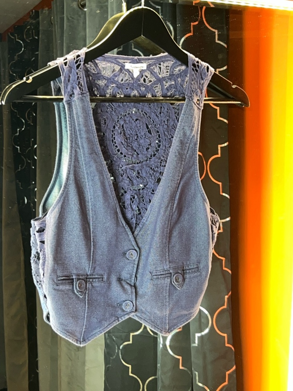 π Boho-Chic Heritage 1981 Lace-Back Denim Vest ποΈπΏ - Picture 2 of 5